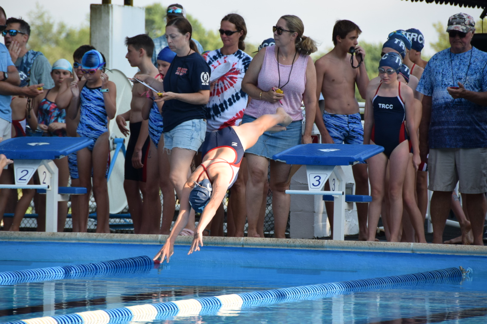 girl_diving_front